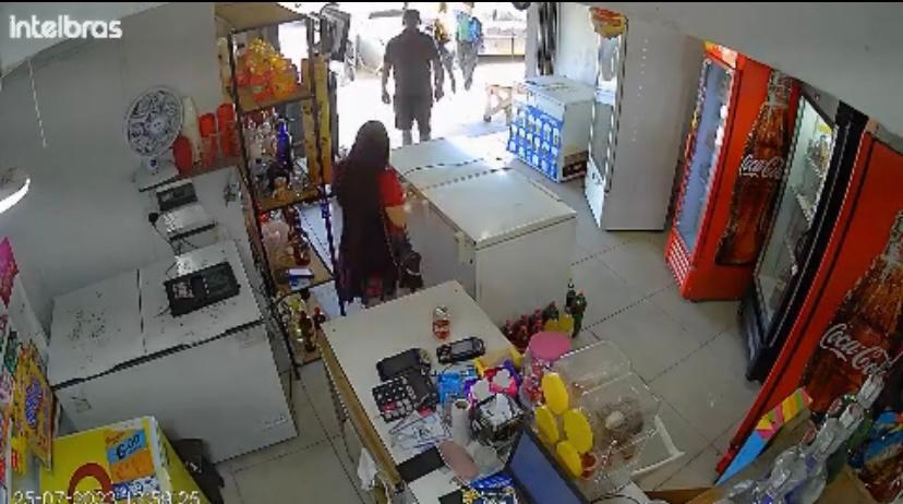  Distribuidora de Fazenda Rio Grande sofre tentativa de golpe e a Proprietária reage