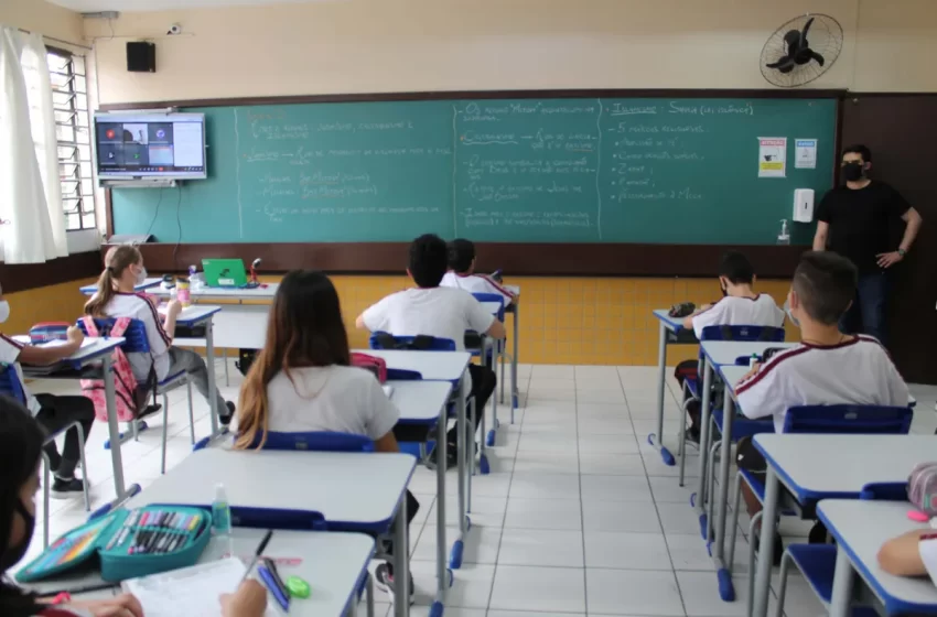  Greve dos professores em escolas do Paraná: saiba impacto e orientação aos pais