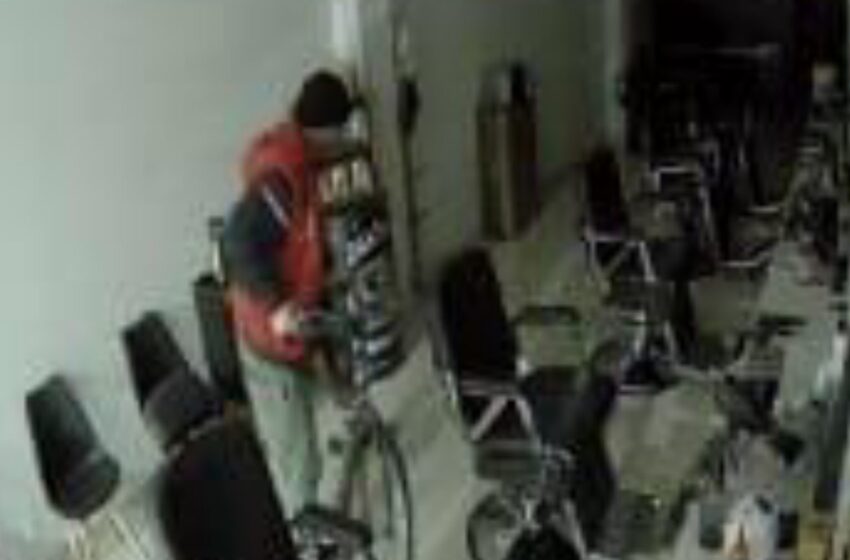  Ladrão invade barbearia e furta dinheiro, celular e cervejas em Fazenda Rio Grande