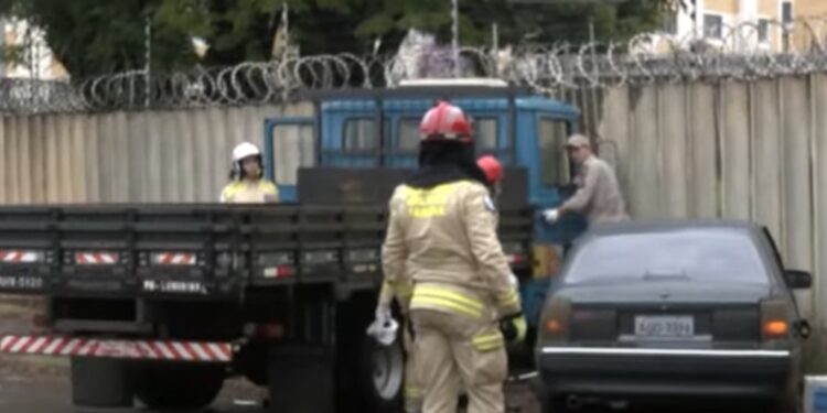  Motorista de caminhão invade pista contrária e mata idoso em carro