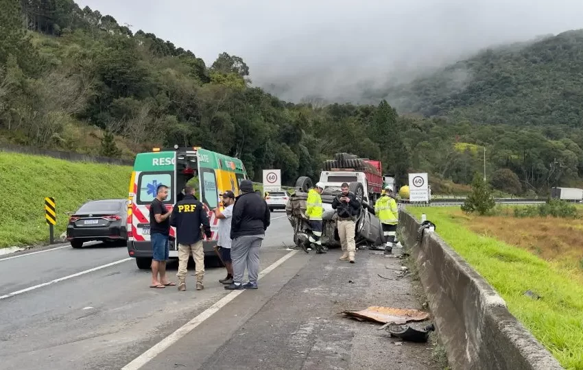  Capitão do tetra, Dunga e esposa sofrem acidente na BR-116 e são levados a hospital na Grande Curitiba