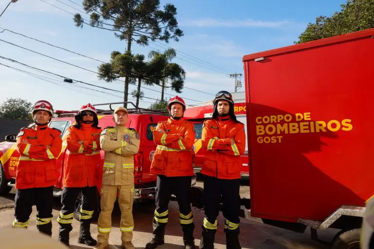  Paraná envia bombeiros para ajudar no combate a incêndios no Pantanal