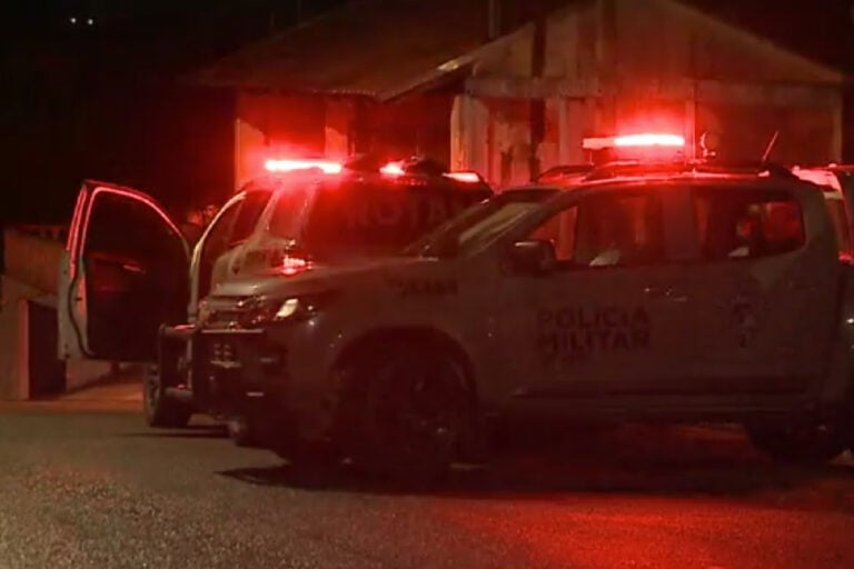  Suspeito de tráfico de drogas morre em confronto com a PM