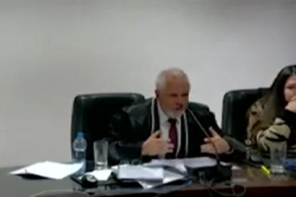  Desembargador do Paraná diz que ‘mulheres estão loucas atrás dos homens’