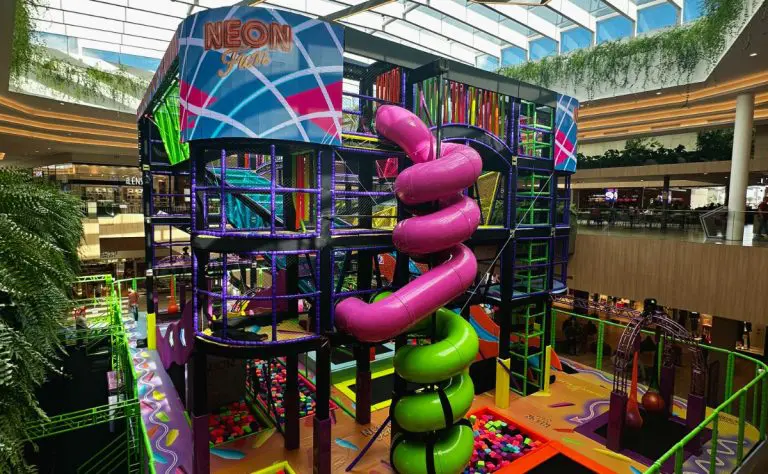  Jockey Plaza Shopping abre Arena Neon Fun à noite, em sessão exclusiva para adultos, nesta sexta-feira