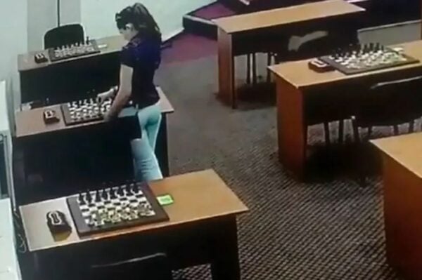  Campeã russa de xadrez envenena rival com peças contaminadas por mercúrio 