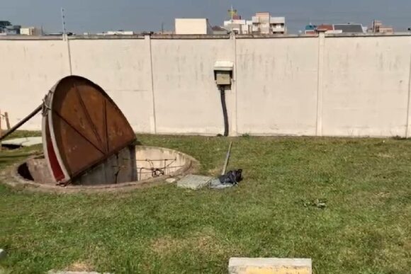  Feto de seis meses é encontrado em caixa de gordura de condomínio
