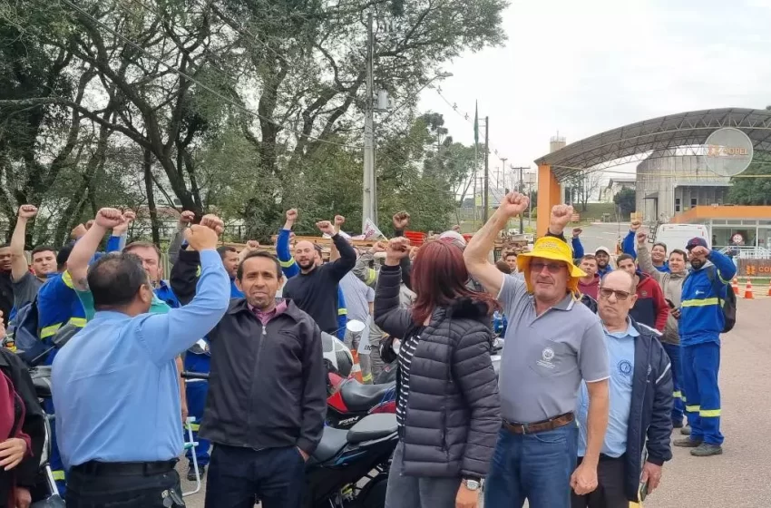  Funcionários de terceirizadas da Copel entram em greve por tempo indeterminado