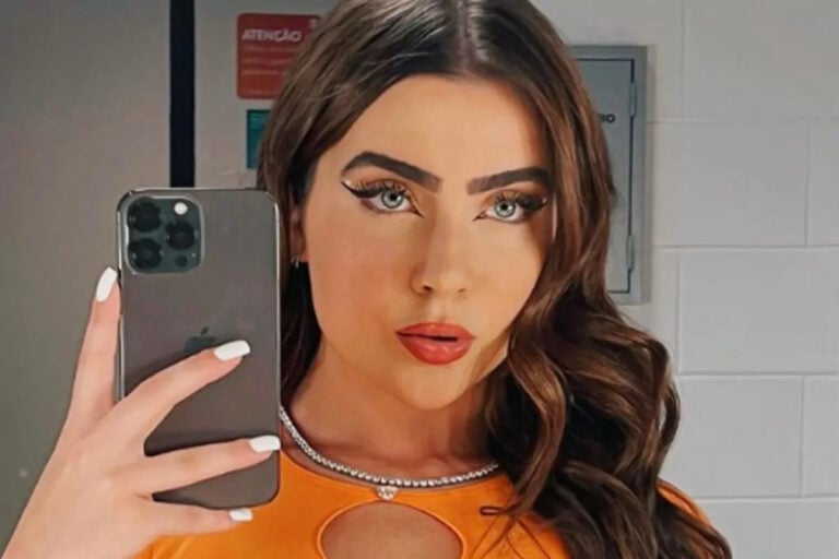  Jade Picon mostra detalhes de sua mansão luxuosa no RJ