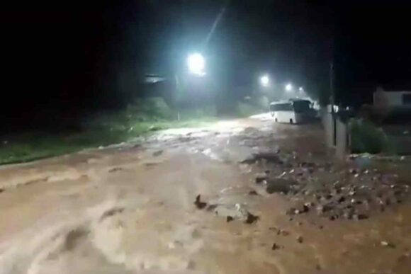  Destruição causada pela chuva em General Carneiro