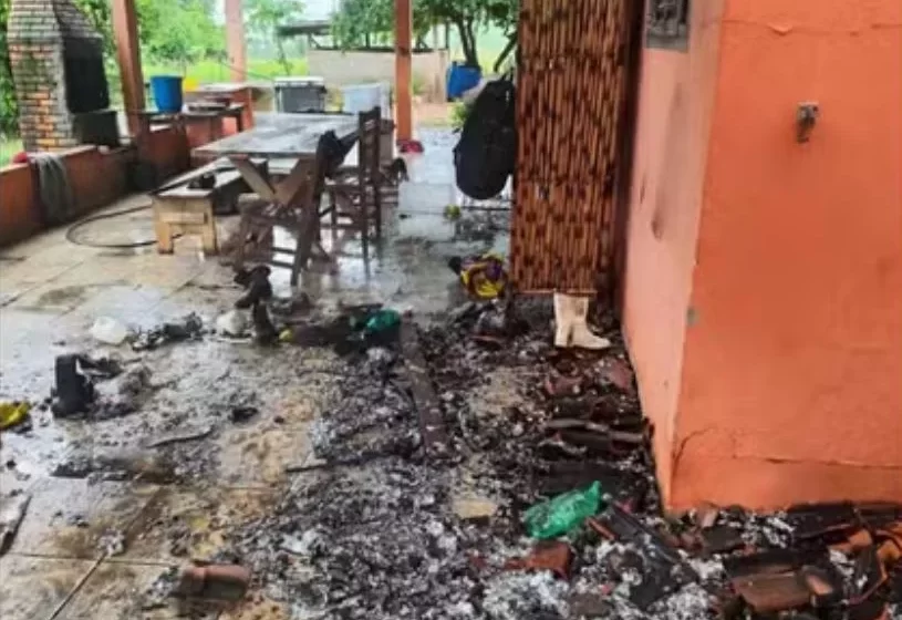  Mulher morre carbonizada após discussão com companheiro