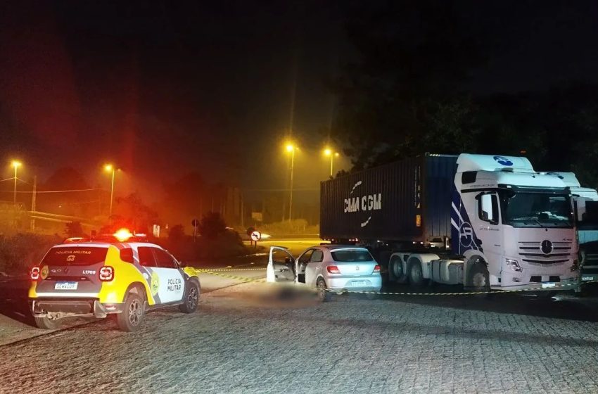  Manobra Fatal: Jovem é Surpreendido e Baleado Dentro de Veículo em Curitiba