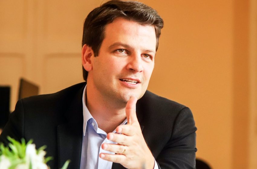  Eduardo Pimentel quer se afastar da guerra entre PSD e PL/Novo