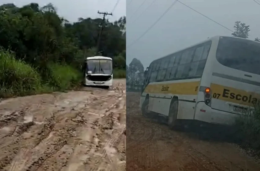  Ônibus escolar atola em rua tomada pela lama e crianças descem na chuva em Colombo