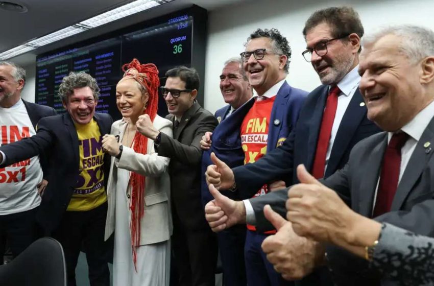  Comissão da Câmara aprova PEC do fim da escala 6×1; proposta segue para votação no plenário