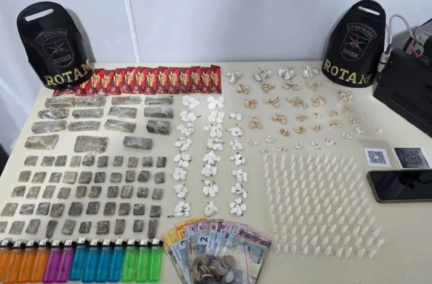  Adolescente é apreendido com drogas e QR Code para pagamentos via Pix em ponto de tráfico no Parolin