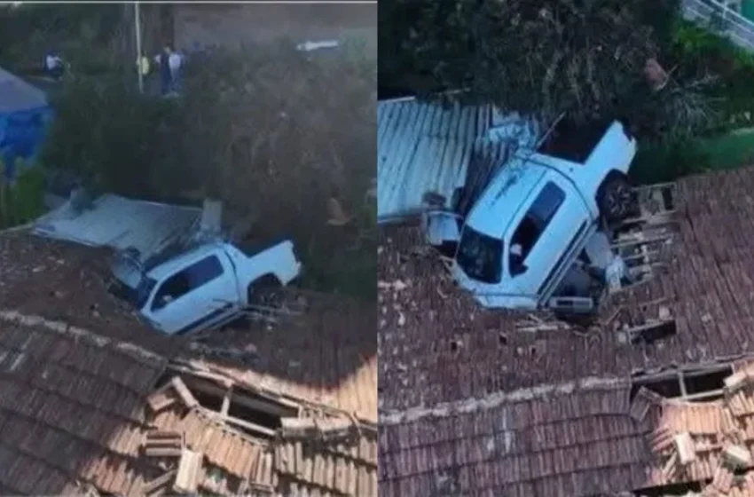  Motorista passa mal, perde controle da direção e caminhonete cai sobre telhado de casa
